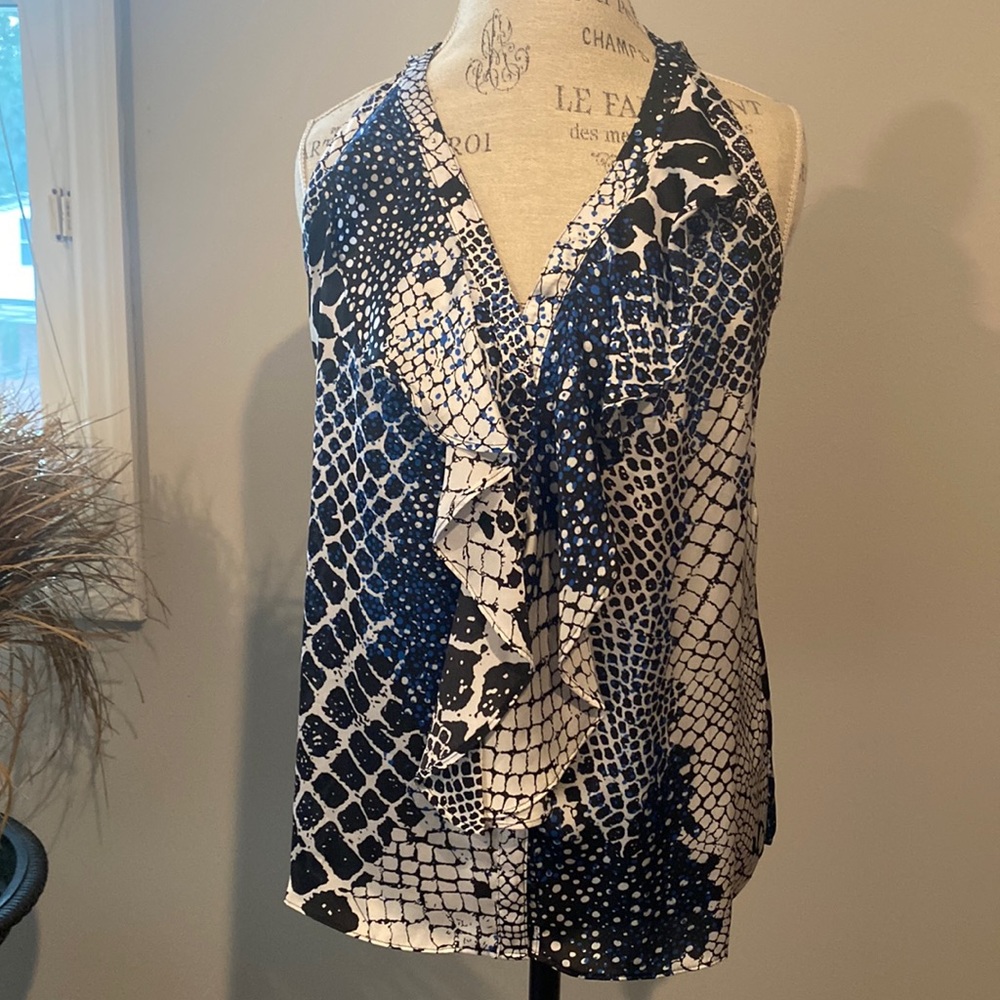 Milano sleeveless top Size Medium